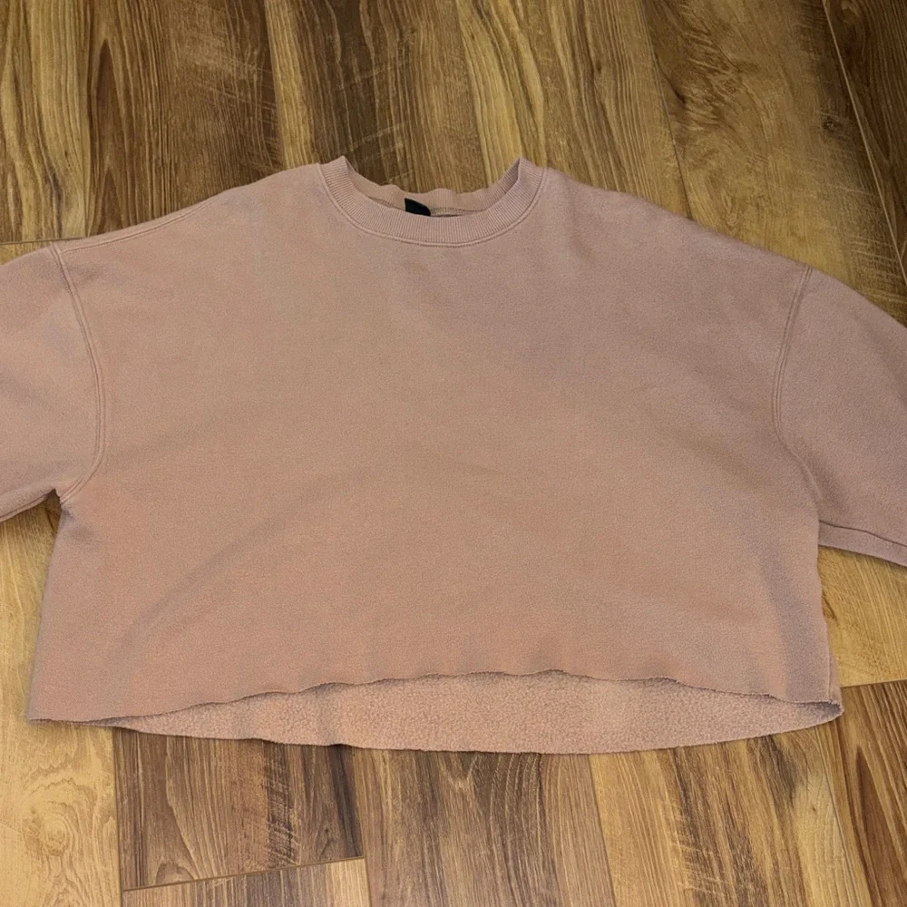 5/$25🌼 Wild Fable Tan Cut-Cropped Crewneck Sweatshirt size XL